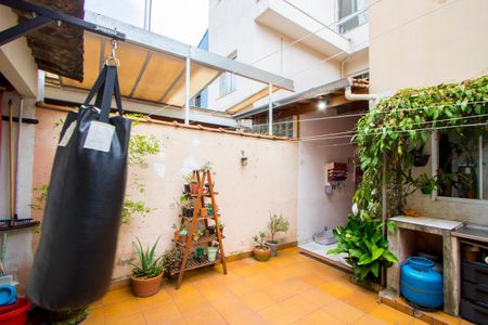 Casa à venda com 151m², 3 quartos e 2 vagasQuintal