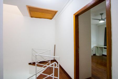 Casa à venda com 235m², 3 quartos e 4 vagasCorredor