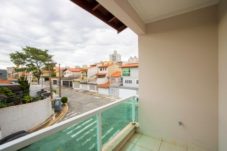 Casa à venda com 235m², 3 quartos e 4 vagasVaranda do quarto 2 e 3