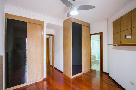 Casa à venda com 235m², 3 quartos e 4 vagasQuarto 1 - Suíte