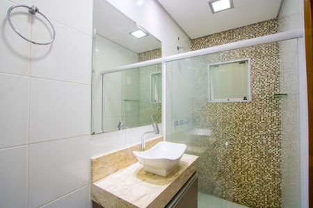 Casa à venda com 235m², 3 quartos e 4 vagasBanheiro social