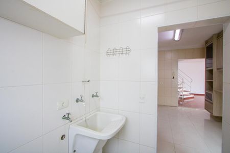 Casa à venda com 235m², 3 quartos e 4 vagasÁrea de serviço