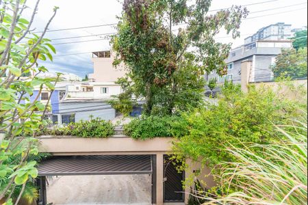 Casa à venda com 450m², 4 quartos e 6 vagasVista da Varanda do Quarto 3