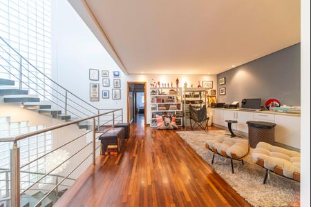 Casa à venda com 450m², 4 quartos e 6 vagasHall da Escada