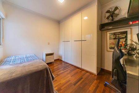 Casa à venda com 450m², 4 quartos e 6 vagasQuarto 2