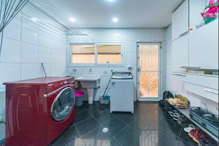 Casa à venda com 450m², 4 quartos e 6 vagasÁrea de Serviço