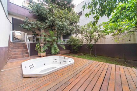 Casa à venda com 450m², 4 quartos e 6 vagasJacuzzi e Jardim