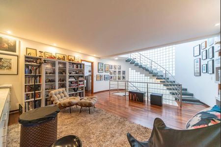 Casa à venda com 450m², 4 quartos e 6 vagasHall da Escada