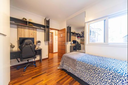 Casa à venda com 450m², 4 quartos e 6 vagasQuarto 2