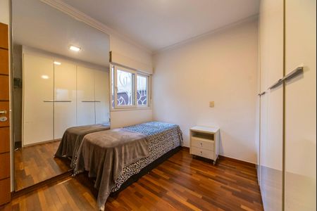 Casa à venda com 450m², 4 quartos e 6 vagasQuarto 2