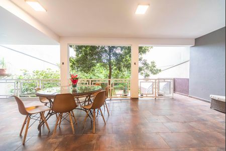 Casa à venda com 450m², 4 quartos e 6 vagasVaranda da Sala