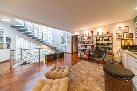 Casa à venda com 450m², 4 quartos e 6 vagasHall da Escada