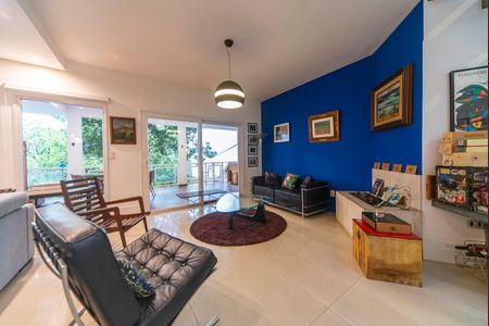 Casa à venda com 450m², 4 quartos e 6 vagasSala