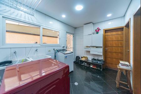 Casa à venda com 450m², 4 quartos e 6 vagasÁrea de Serviço