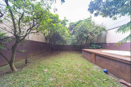 Casa à venda com 450m², 4 quartos e 6 vagasJacuzzi e Jardim