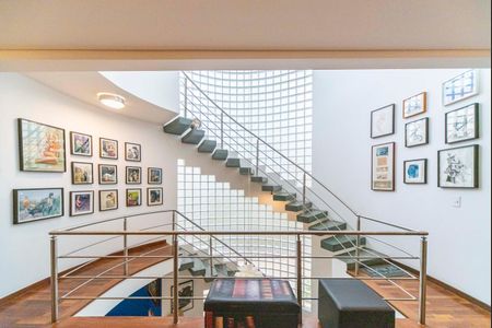 Casa à venda com 450m², 4 quartos e 6 vagasHall da Escada