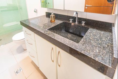 Casa à venda com 450m², 4 quartos e 6 vagasBanheiro Social