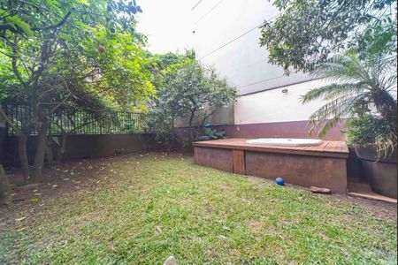 Casa à venda com 450m², 4 quartos e 6 vagasJacuzzi e Jardim