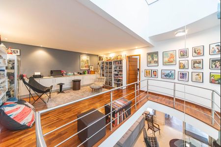 Casa à venda com 450m², 4 quartos e 6 vagasHall da Escada