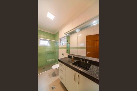 Casa à venda com 450m², 4 quartos e 6 vagasBanheiro Social