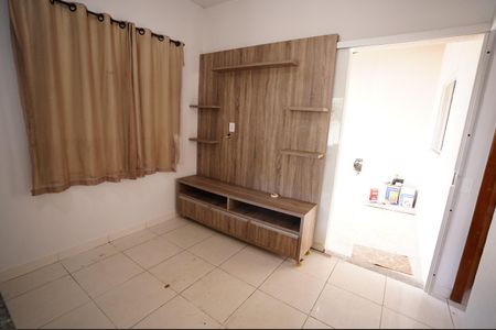 Casa para alugar com 2 quartos, 60m² em Vila Pedroso, Goiânia