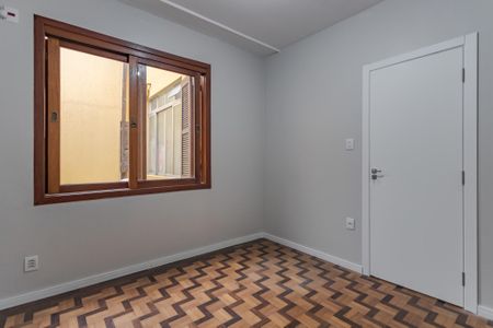 Quarto de apartamento à venda com 1 quarto, 40m² em São Geraldo, Porto Alegre