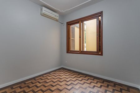 Quarto de apartamento à venda com 1 quarto, 40m² em São Geraldo, Porto Alegre