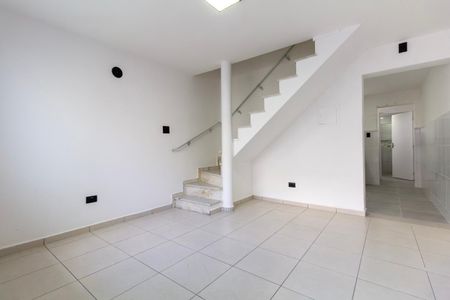 Sala de casa para alugar com 3 quartos, 80m² em Chácara Seis de Outubro, São Paulo