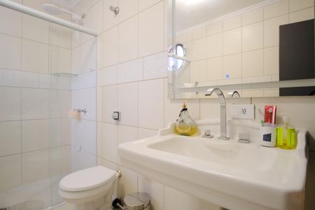 Casa à venda com 250m², 3 quartos e sem vagaBanheiro da Suíte