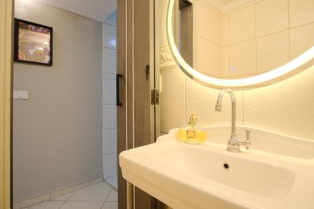 Casa à venda com 250m², 3 quartos e sem vagaLavabo