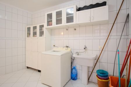 Casa à venda com 250m², 3 quartos e sem vagaÁrea de Serviço
