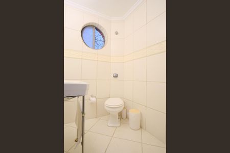 Casa à venda com 250m², 3 quartos e sem vagaLavabo