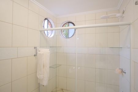 Casa à venda com 250m², 3 quartos e sem vagaBanheiro da Suíte