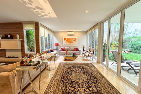 Casa à venda com 3 quartos, 450m² em Sumaré, São Paulo