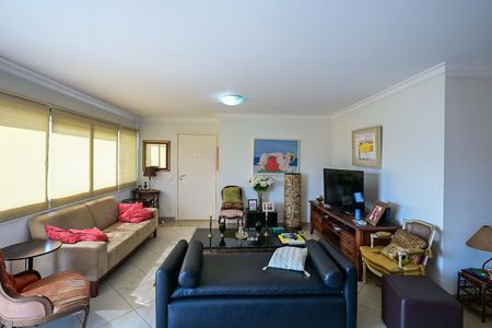 Apartamento para alugar com 142m², 3 quartos e 2 vagasSala