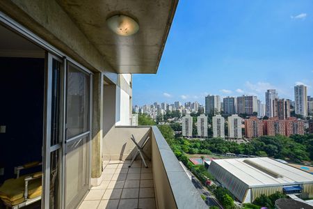 Apartamento para alugar com 142m², 3 quartos e 2 vagasVaranda