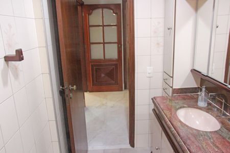 Apartamento para alugar com 200m², 3 quartos e 1 vaga Apartamento para alugar com 200m², 3 quartos e 1 vagaBanheiro