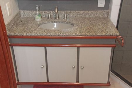 Apartamento para alugar com 200m², 3 quartos e 1 vaga Apartamento para alugar com 200m², 3 quartos e 1 vagaBanheiro da Suíte