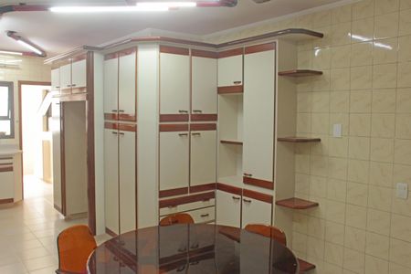 Apartamento para alugar com 200m², 3 quartos e 1 vaga Apartamento para alugar com 200m², 3 quartos e 1 vagaCozinha