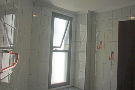Apartamento para alugar com 200m², 3 quartos e 1 vaga Apartamento para alugar com 200m², 3 quartos e 1 vagaBanheiro da Suíte