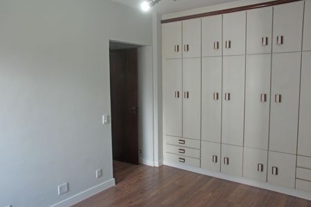Apartamento para alugar com 200m², 3 quartos e 1 vaga Apartamento para alugar com 200m², 3 quartos e 1 vagaSuite