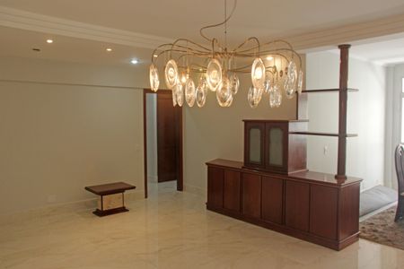 Apartamento para alugar com 200m², 3 quartos e 1 vaga Apartamento para alugar com 200m², 3 quartos e 1 vagaSala