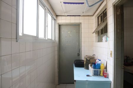 Apartamento à venda com 170m², 3 quartos e 1 vagaÁrea de Serviço