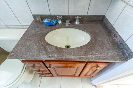 Apartamento à venda com 74m², 2 quartos e 1 vagaBanheiro Social