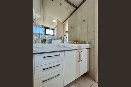 Apartamento à venda com 112m², 3 quartos e 2 vagasBanheiro da Suíte 1