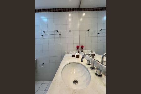 Apartamento à venda com 112m², 3 quartos e 2 vagasBanheiro da Suíte 2