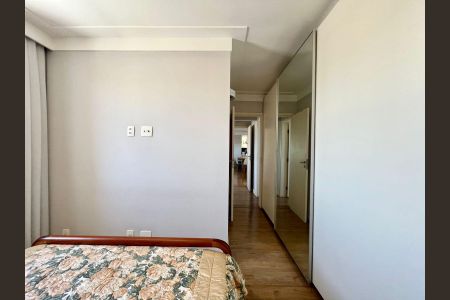 Apartamento à venda com 112m², 3 quartos e 2 vagasSuíte 2