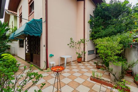 Casa à venda com 339m², 5 quartos e 1 vagaQuintal