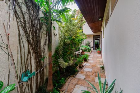 Casa à venda com 339m², 5 quartos e 1 vagaEntrada