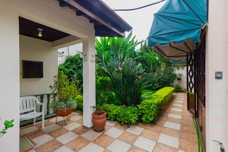 Casa à venda com 339m², 5 quartos e 1 vagaQuintal